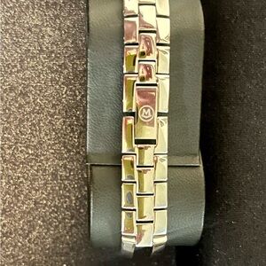 Brand  new never worn movado watch silver serial number is included